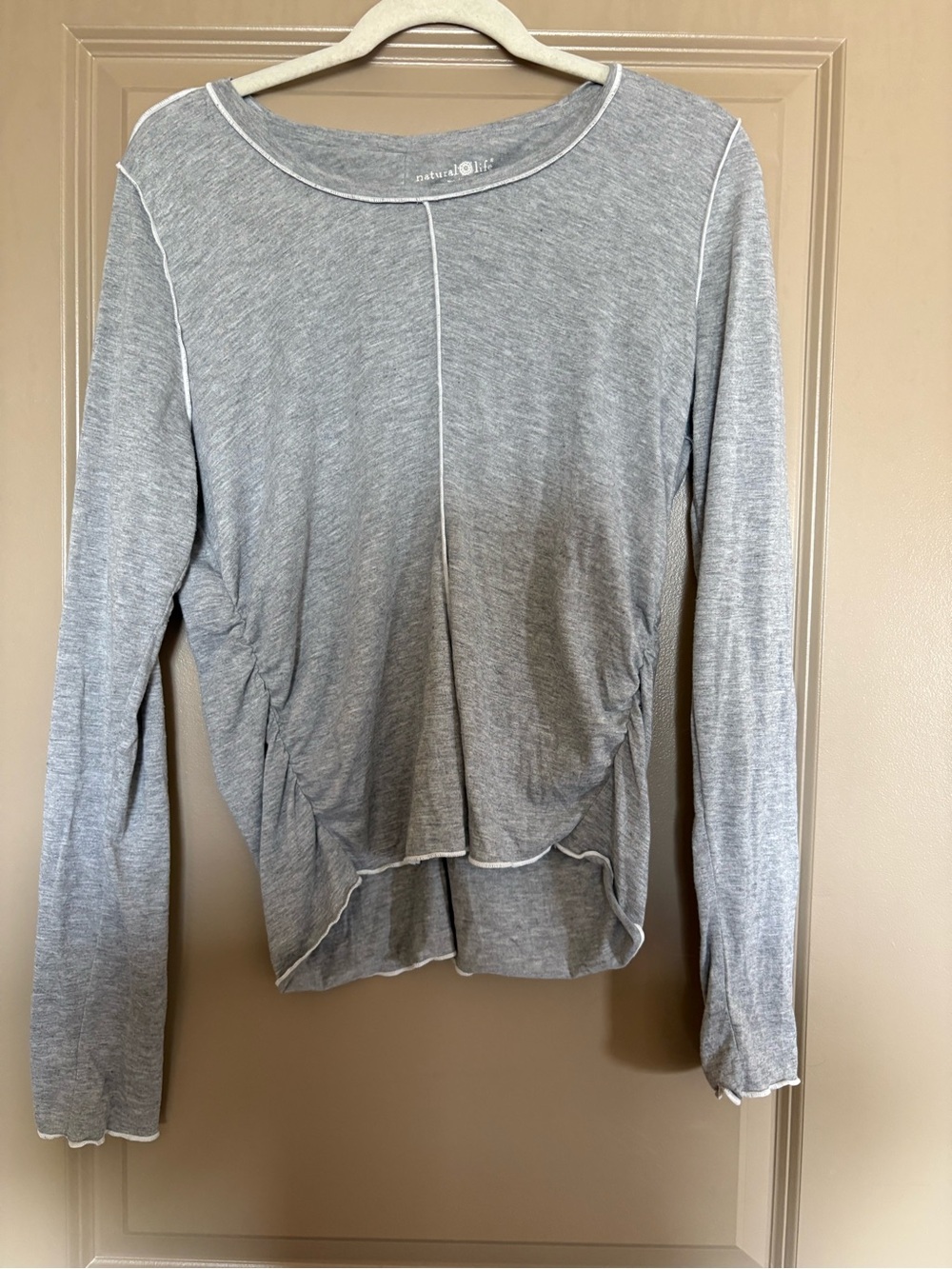 NATURAL LIFE Heather Gray Long Sleeve Layered Hem Top